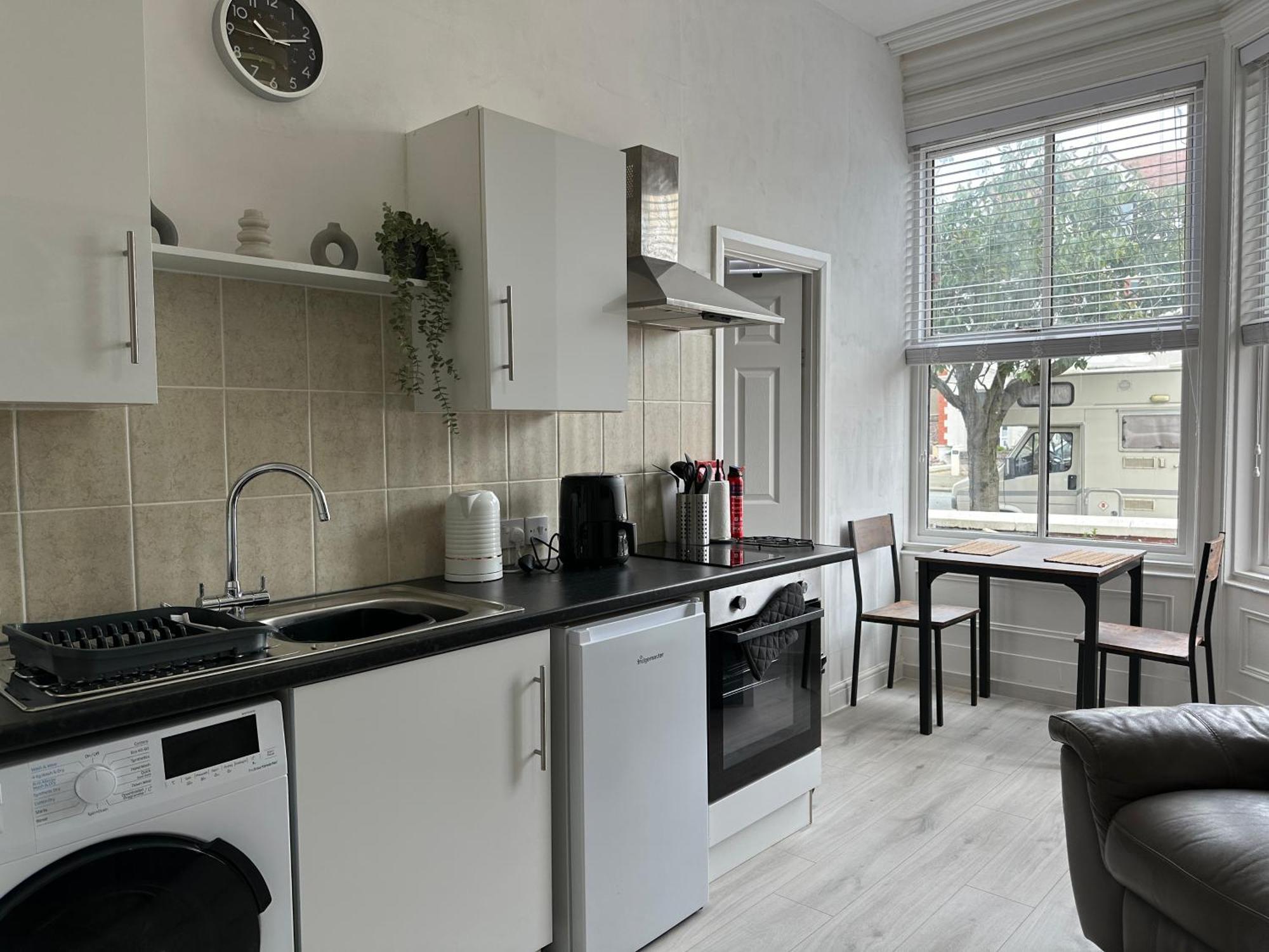 Carmen Sylva Ground Floor F3 Апартаменты Лландидно